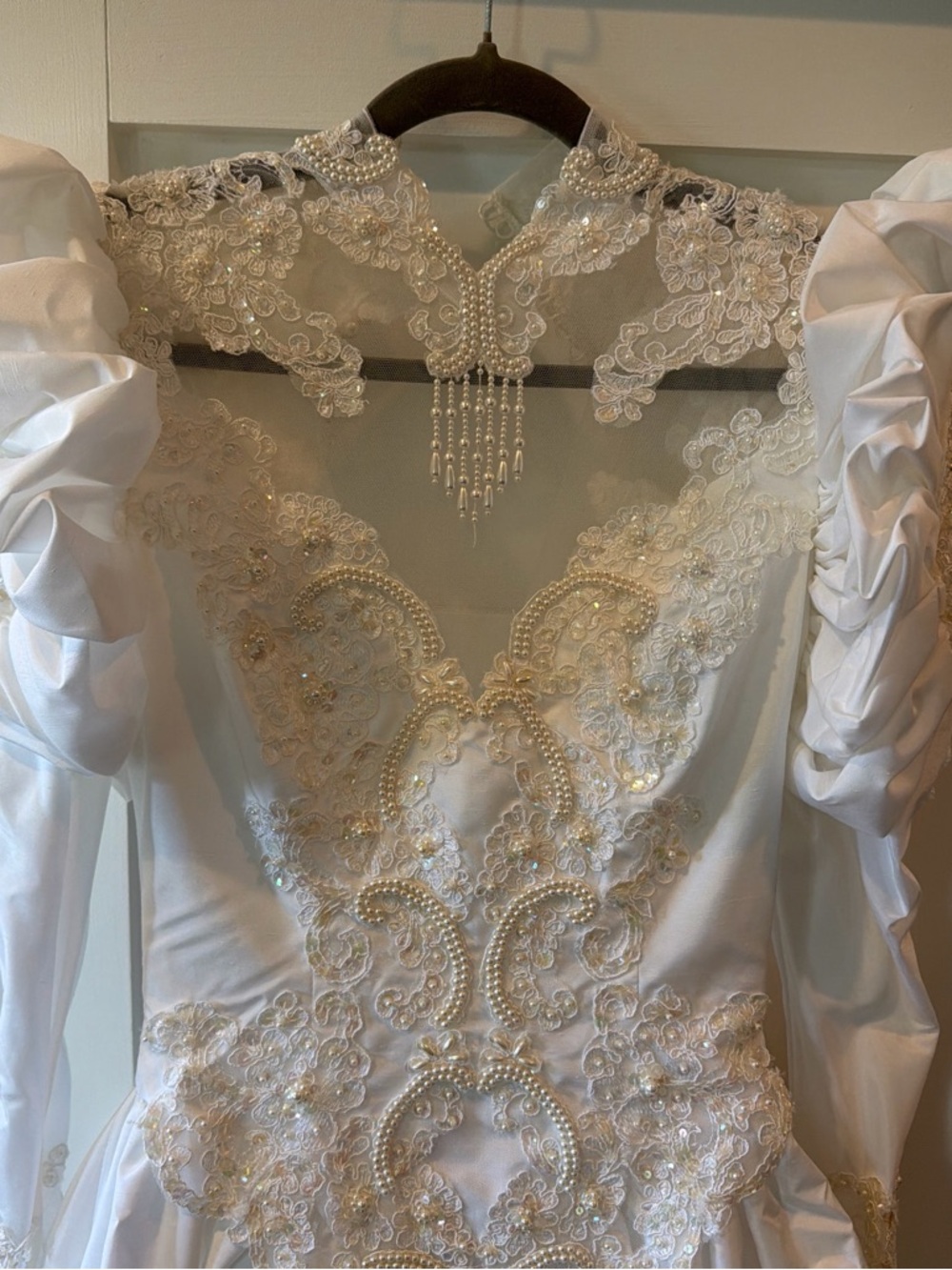 Vintage Ivory Beaded Lace Wedding Dress with Puff Sleeves